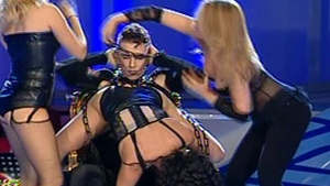 VIDEO Mamma mia, ce perverse! Uite ce senzual danseaza Laura Cosoi, Gina Pistol si Adriela!