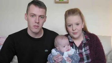 Medicii au ramas uimiti ca fetita aceasta mai traieste! Este un miracol!