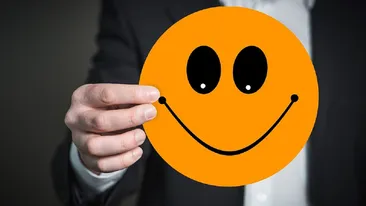 Bancul zilei | Preotul: Doamnă, aveți copii?