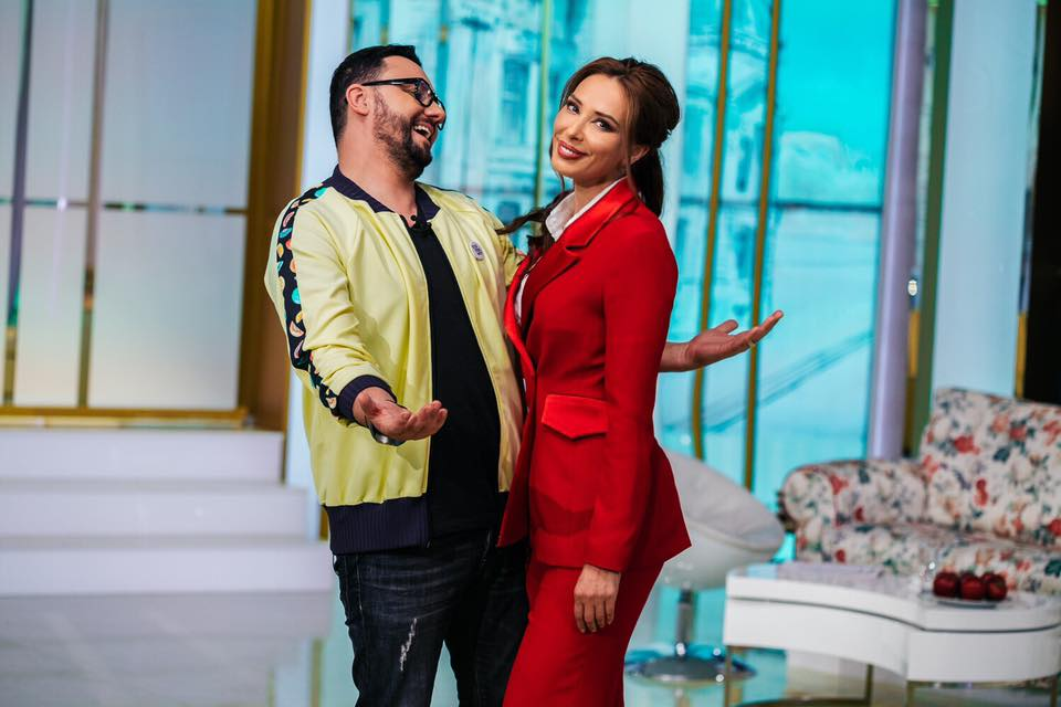 Iulia Vântur, schimbare de look radicală. A renunțat la blond și s-a tatuat: “Brunetă, cu părul scurt și tatuaje”