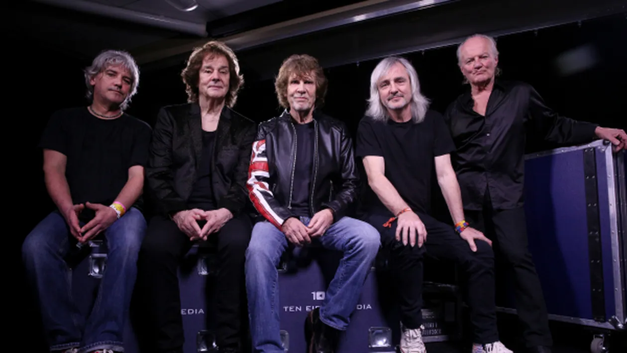 VIDEO / Un celebru cântăreţ a căzut pe scări şi a decedat! Mesajul emoţionant al colegilor de trupă