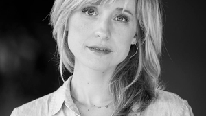 Actrița Allison Mack, arestată pentru că făcea trafic sexual. Secta secretă pentru care racola femei