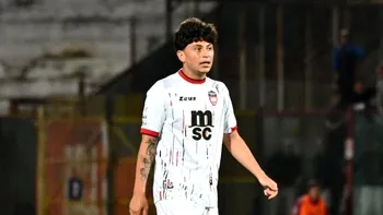 Fotbalist de doar 18 ani, înjunghiat în plină stradă de Crăciun! A fost ținta unei răzbunări și acum se zbate pentru viața sa