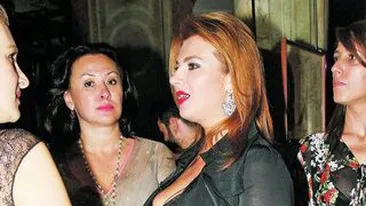 Mihaela Borcea face primele declaratii in legatura cu separarea de Cristi: Port inca verigheta, e optiunea mea!