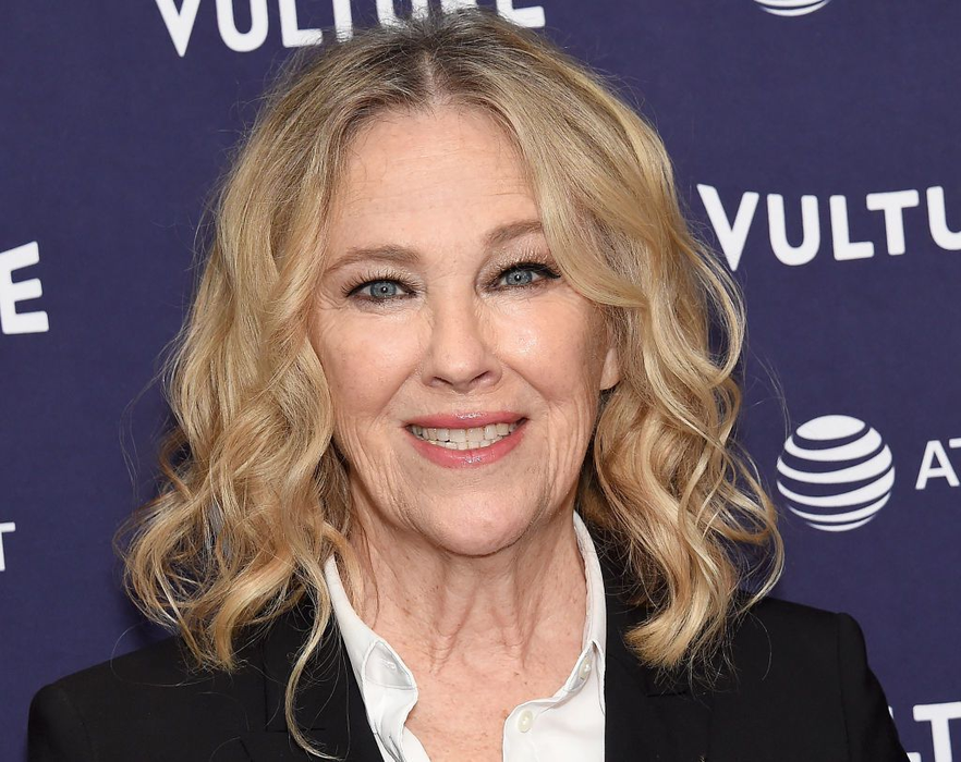 Mulți o cunosc pe mama lui Kevin din „Singur acasă“! Cum arată acum actriţa Catherine O’Hara?