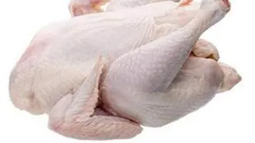 Pacaleala pentru saracii pensionari! Pui congelati plini cu apa au fost distribuiti gratuit unor zeci de batrani