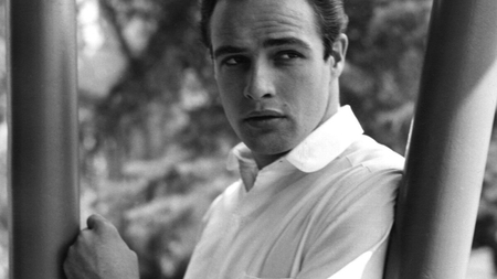 Dezvăluiri surprinzătoare despre Marlon Brando. Celebrul actor ar fi înregistrat convorbiri telefonice cu vedete precum Michael Jackson sau Frank Sinatra