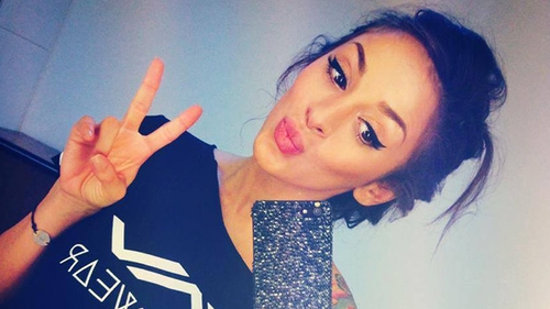 Ruby, selfie fierbinte! Bruneta a ramas in sutien si a apasat pe buton. Vezi ce a iesit