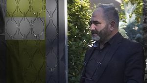 Cum își pregătește apărarea Aurel Bălășoiu. CANCAN.RO l-a surprins pe politicianul implicat în monstruosul scandal sexual și...