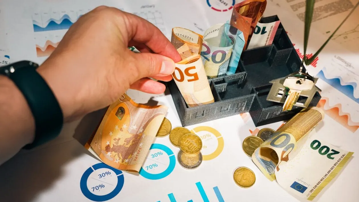 Românii pot investi din nou în Tezaur. Dobânzile ajung la 7,40%, iar câștigul nu se taxează