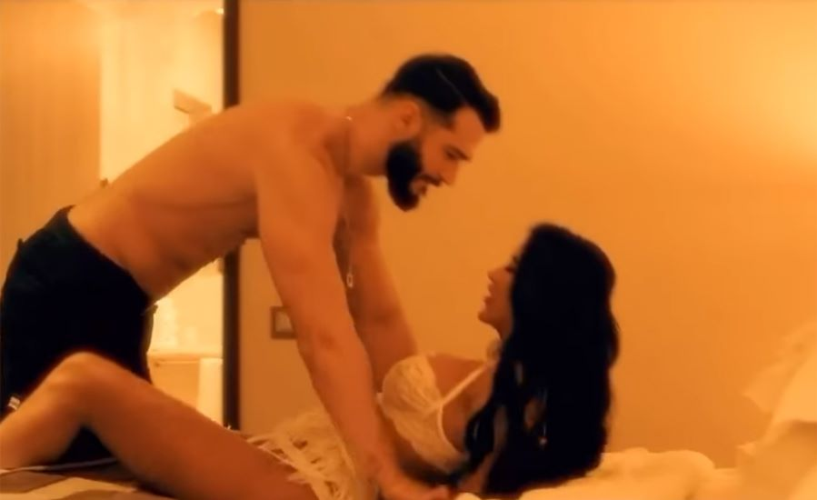 Daniela Crudu, filmată dezbrăcată într-o cameră de hotel, făcând amor cu un bărbat
