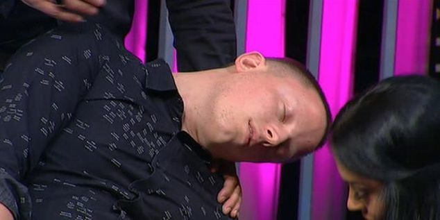 A sărit să o bată pe Andreea Mantea, în emisiune: „Bă, fetiţo, ce cauţi aici?”