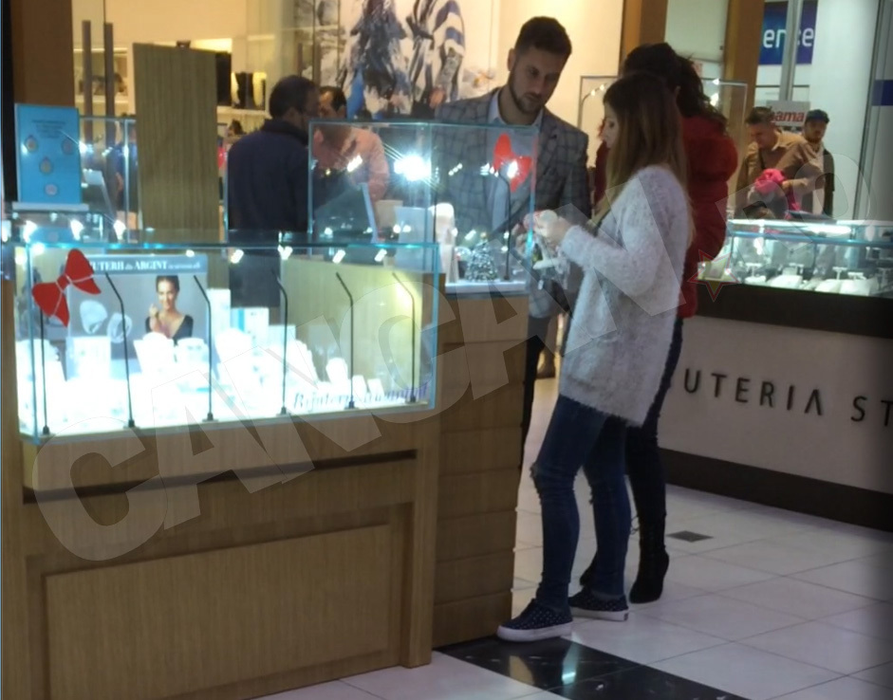 Tomiţă de la „Insula iubirii” e pe cale să se însoare. Ea este iubita oficială, pe care până acum a ţinut-o ascunsă!