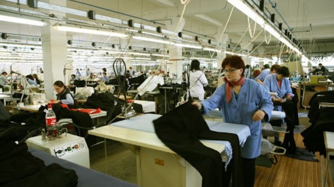 S-a închis fabrica de confecții din Botoșani: 10 angajați au coronavirus! 300 de salariați, trimiși acasă, la izolare