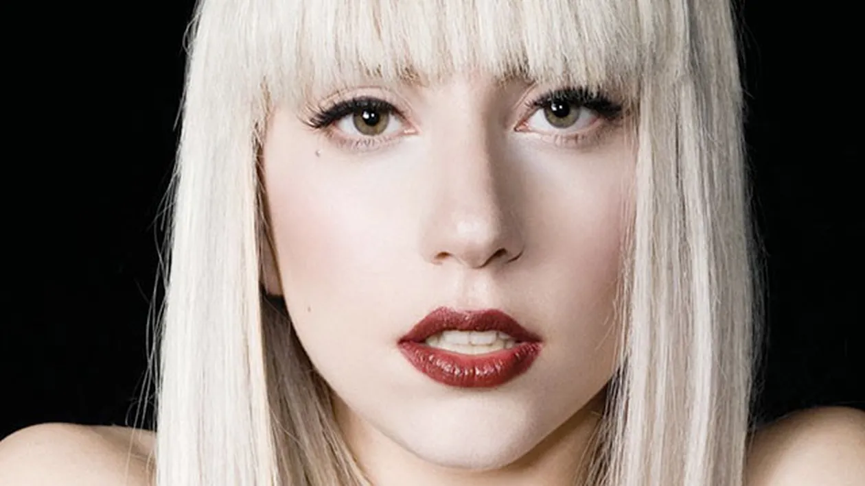 Aparitie DEZASTRUOASA a lui Lady Gaga! S-a ingrasat enorm si a iesit pe strada in chiloti!