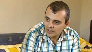 Fostul iubit al lui Bahmu: "Am iubit-o foarte mult, dar ea mi-a spus ca il iubeste pe Silviu Prigoana. Ne-am luat adio prin SMS"