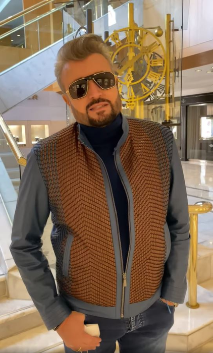 Cătălin Botezatu, pe mâinile medicilor din Turcia: “Sunt aici pentru o nouă intervenție chirurgicală”. Cum se simte designerul înainte să intre în sala de operații | VIDEO