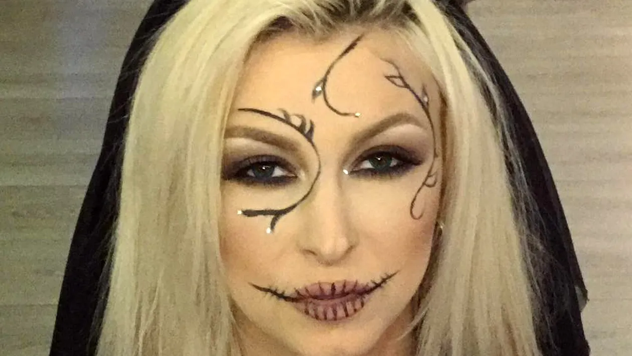 Andreea Bălan a ales să apară pentru prima dată în public....de Haloween! Ce rochie a îmbrăcat artista!