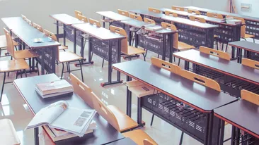 Bursele elevilor suferă o nouă modificare. Ce trebuie să facă părinții elevilor care vor să ia banii