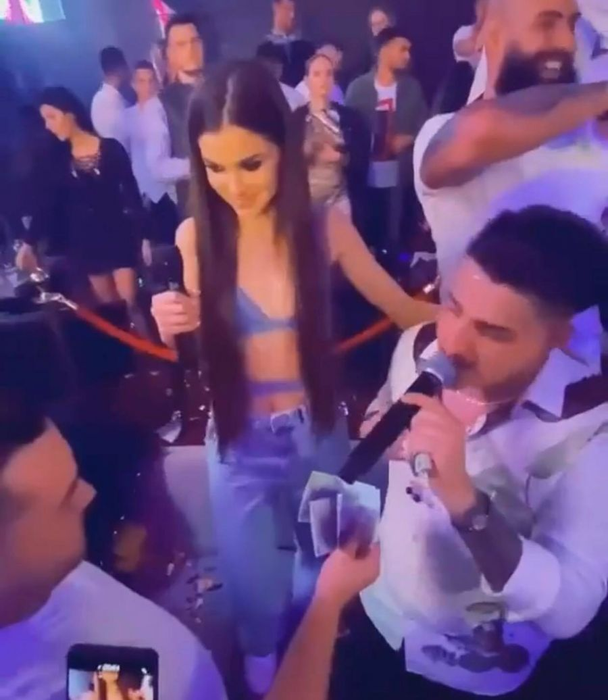Theo Rose și Bogdan de la Ploiești, luați prin surprindere de dedicații în valoare de zeci de milioane într-un club din Buzău | VIDEO