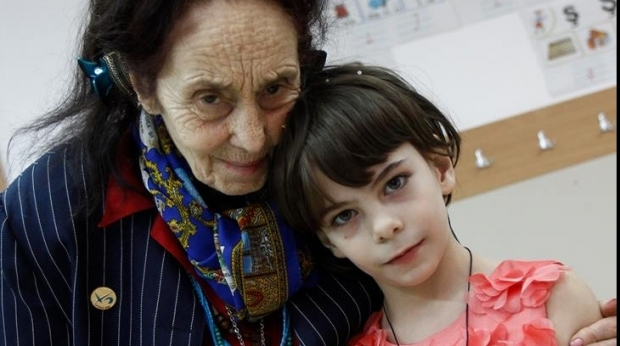Adrianei Iliescu i s-a făcut rău în ziua în care fiica ei a susținut examenul la Evaluarea Națională! Cum se simte cea mai bătrână mamă din România