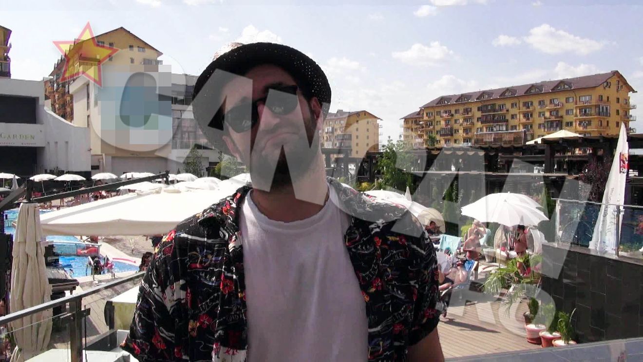 Totul despre cele mai intime experiente ale lui Smiley! Vezi cand a sarutat prima oara si cand a ajuns cu o fata in... pat