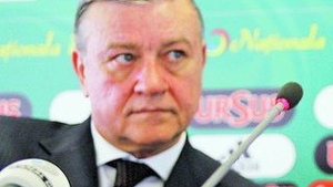 Mircea Sandu e dezamagit: "Razvan Lucescu nu m-a sunat nici macar de Paste, Olaroiu e primul candidat pentru postul de selectioner"