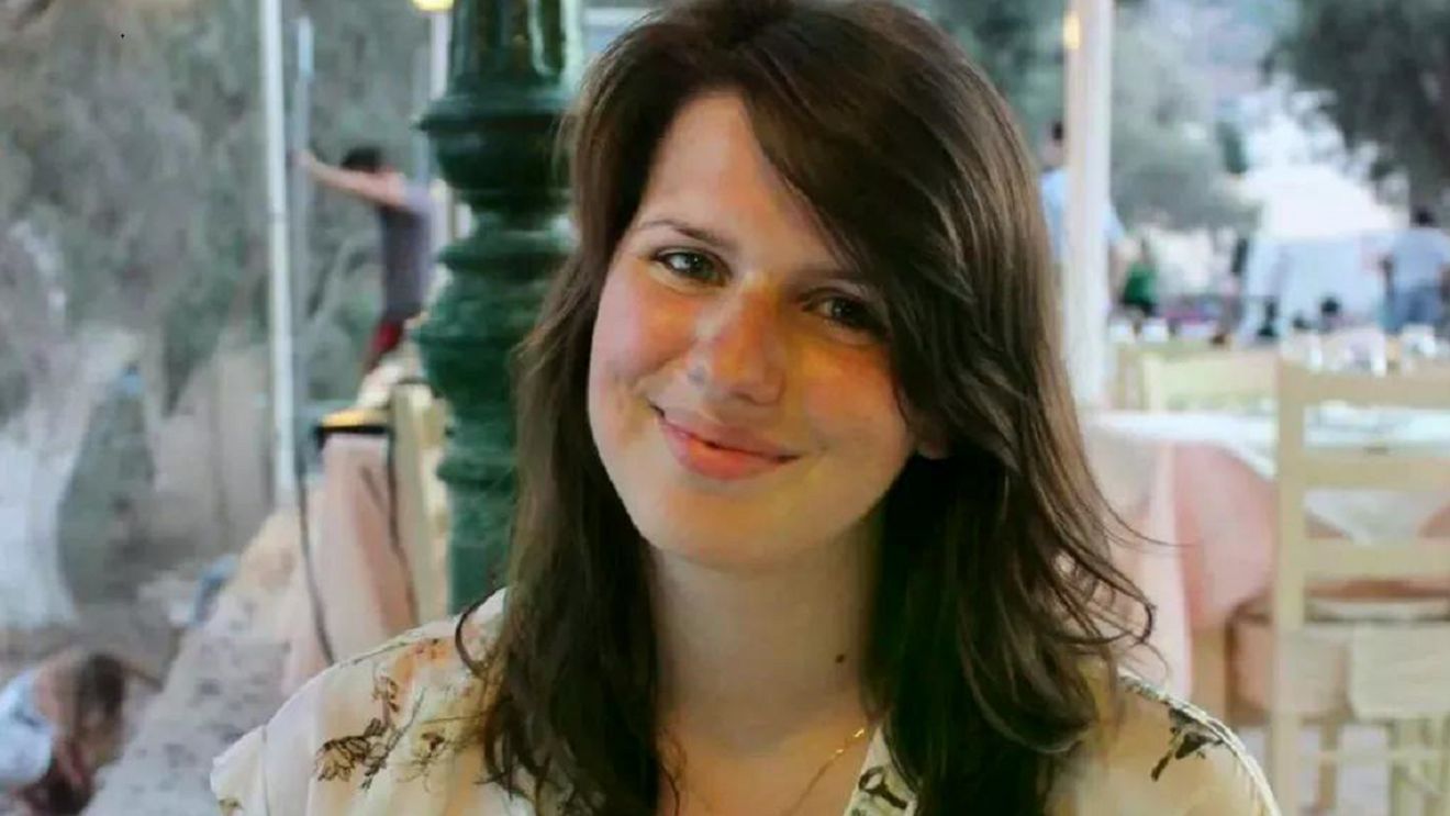 O femeie de 34 de ani a murit după o naștere acasă, interzisă de medici. Nici bebelușul nu a supraviețuit