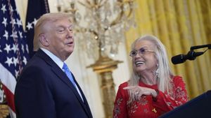 Cine e miliardara care l-a „mituit” pe Donald Trump! Președintele SUA spune că i-a oferit 250 milioane de dolari, ca să nu se lase