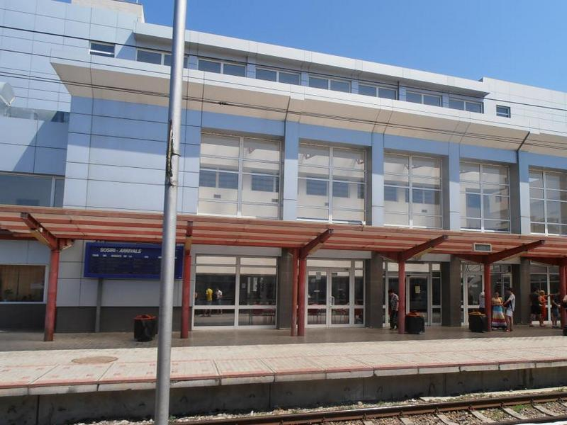 Imagini apocaliptice! Cum arată peronul gării din Focșani (județul Vrancea) după cutremurul de azi-noapte
