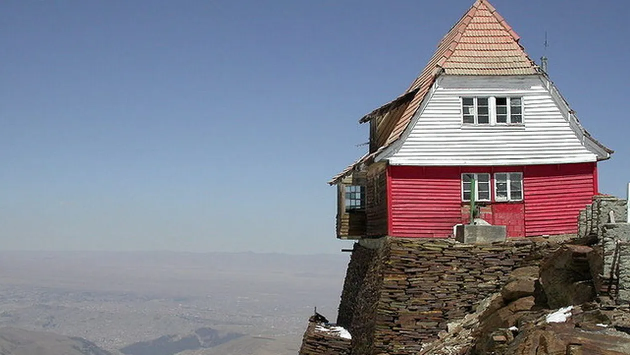 Vrei sa dormi singur cuc? Uite cele mai izolate locuri in care sa-ti ridici o casa! Sigur nu te va deranja nimeni!