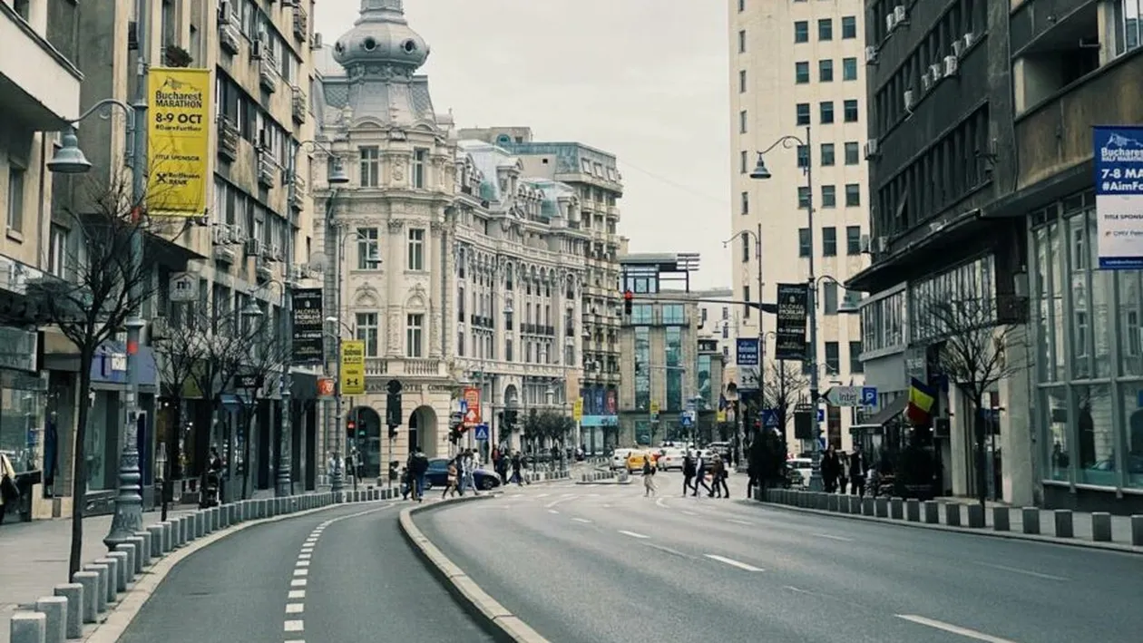 Reacția unui turist francez care a vizitat Bucureștiul. Tânărul spune că seamănă cu Parisul