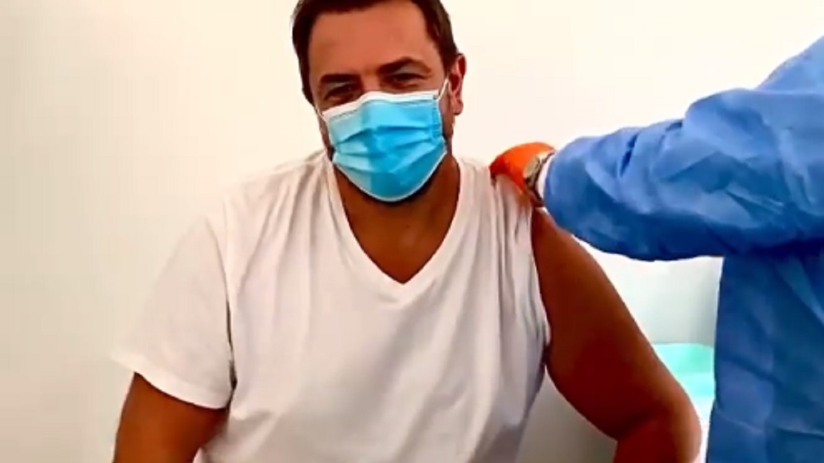 Imaginile care au scandalizat internetul. De ce l-au atacat fanii pe Horia Brenciu, după ce s-a vaccinat anti-COVID: „Cât ai plătit?”