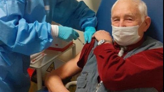 Povestea veteranului de război de 91 de ani care s-a vaccinat anti-COVID a devenit virală