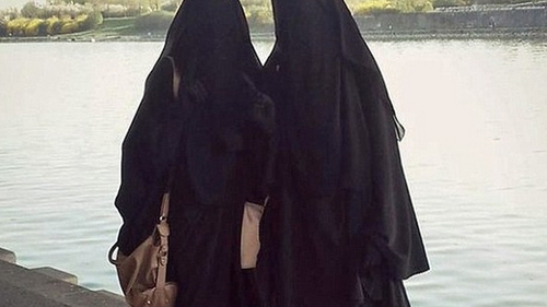 Doua fete au fugit din Austria sa se marite cu teroristi ISIS si au sfarsit tragic! Ce s-a intamplat cu adolescentele!