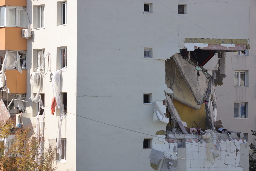 Explozie puternică într-un bloc de 8 etaje din cartierul Rahova/ sursă foto: ISU București