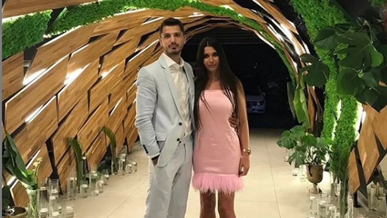 Elena Băsescu a plecat în vacanță cu fostul iubit Cătălin Tomată și copiii „Tătic la datorie”