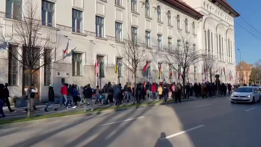 Proteste înainte de intrarea în carantină! Timișorenii, revoltați de decizia autorităților: „Libertate”