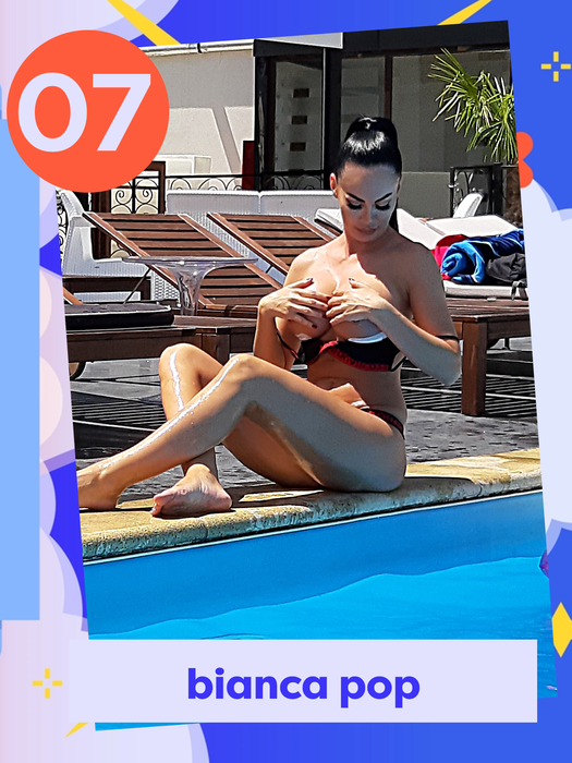 Topul vedetelor care și-au ”descătușat” sutienele la plajă!