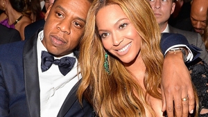 Celebra BEYONCE este însărcinată cu gemeni! A făcut publică prima imagine cu burtica de gravidă