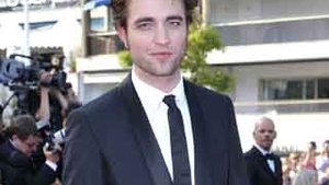 Robbert Pattinson, "curtat" de scientologi! Se converteste si el?