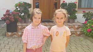 Gestul emoționant făcut de două fetițe din Botoșani. De ce au vândut limondă cu cui i-au donat banii. FOTO