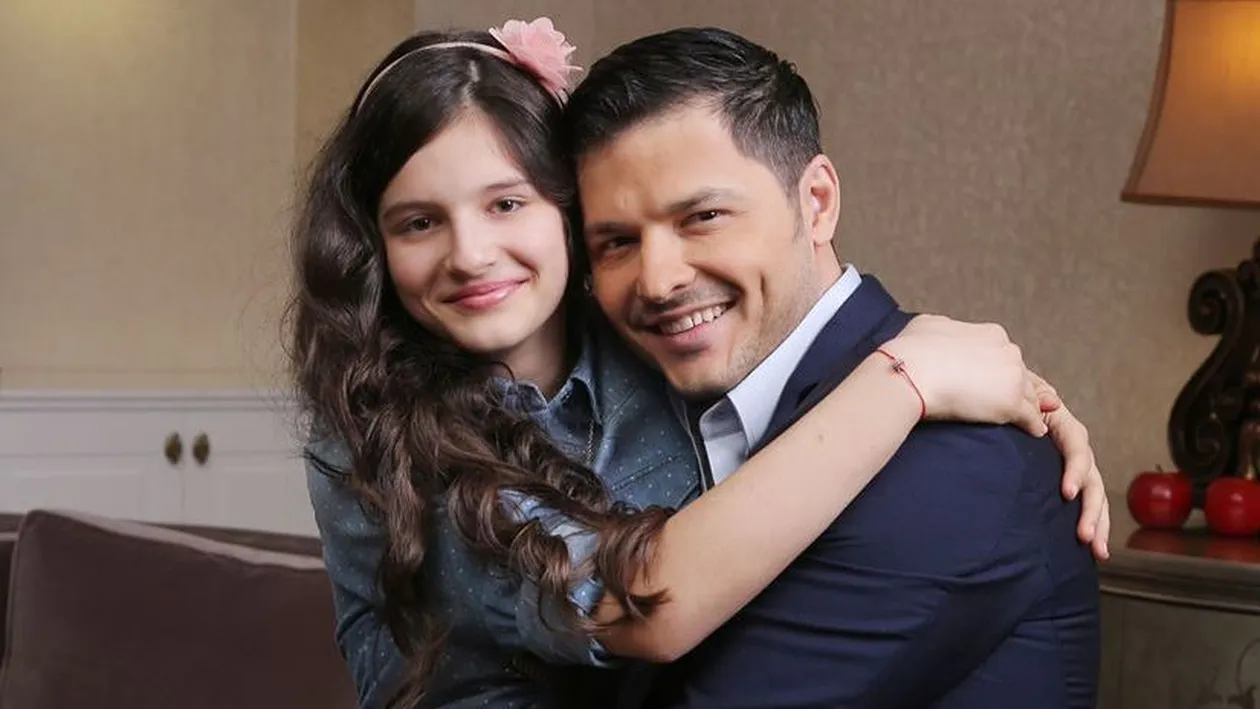 CARMINA, fiica lui LIVIU VÂRCIU, a dat nas în nas cu... ANDA CĂLIN! Cum a reacţionat după ce a cunoscut-o pe noua iubită a tatălui ei