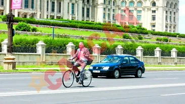 Borbely calca banda continua cu bicicleta
