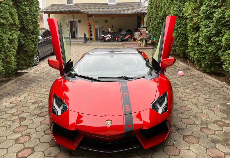Superbul Lamborghini Aventador Roadster pe care Adi Minune a plătit 400.000 de euro