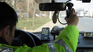 Politistii au crezut ca s-a defectat radarul! Cu ce viteza circula un pusti de 18 ani pe Autostrada Transilvania