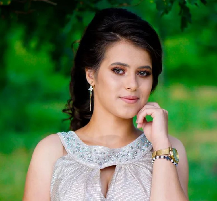 Ea este tânăra găsită moartă într-un apartament din Timişoara. Andreea era studentă la Medicină şi avea toată viaţa în faţă