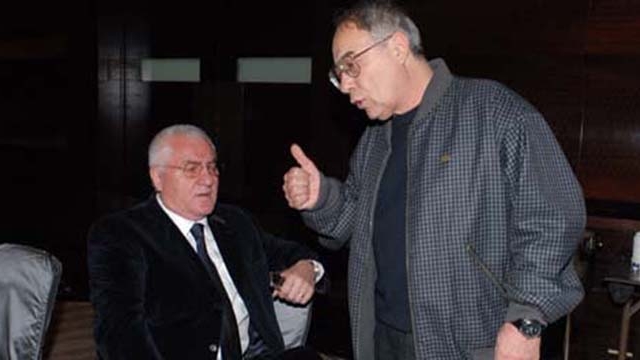 Pare banc, dar nu este! Mitica Dragomir l-a dat de gol pe Ioanitoaia! A luat SPAGA un portbagaj de pui, a facut accident si...