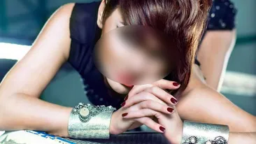 Cu bikini la vedere si dansurile provocatoare, o solista celebra a extaziat invitatii unei petreceri. Vezi imaginile incitante