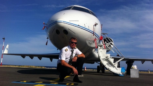 El este Sorin Bochiș, pilotul care a murit după ce s-a prăbușit cu avionul în Orăștie. În 2018 scăpase cu viață din alt accident aviatic
